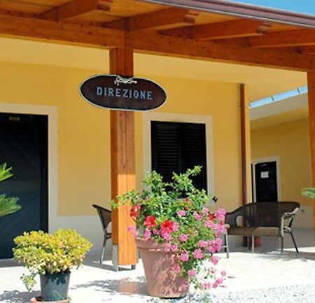 Residenza Marinella Aparthotel Zambrone Bagian luar foto