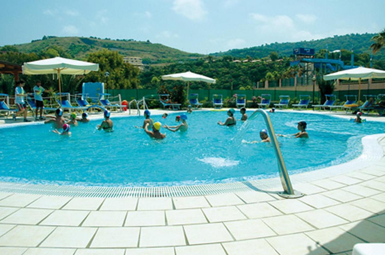 Residenza Marinella Aparthotel Zambrone Bagian luar foto