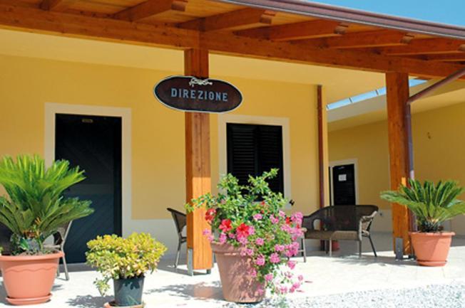 Residenza Marinella Aparthotel Zambrone Bagian luar foto