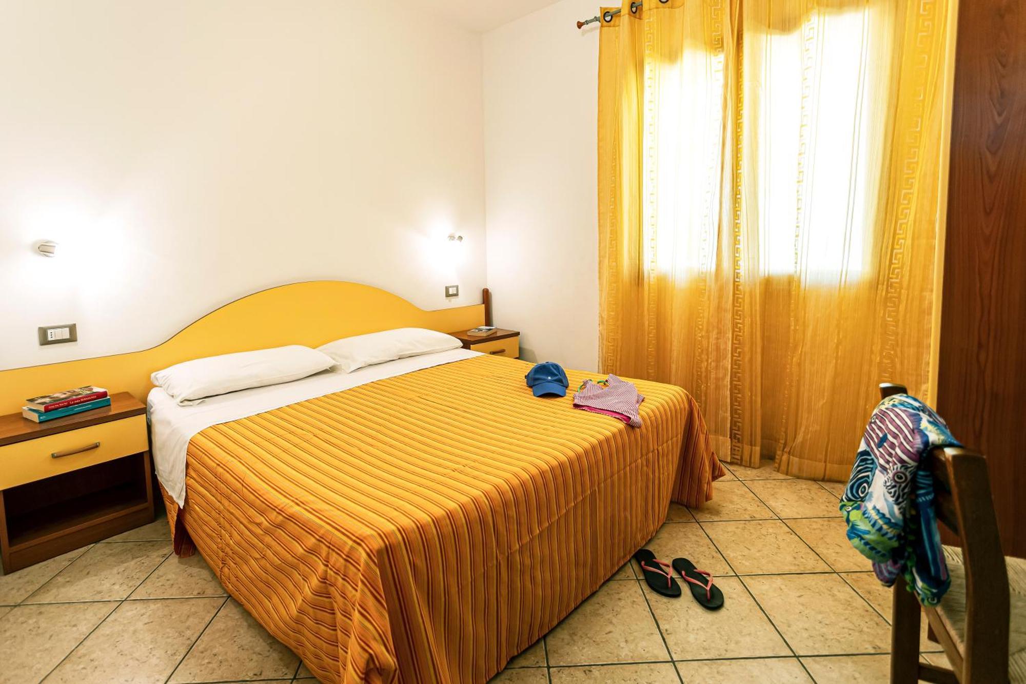 Residenza Marinella Aparthotel Zambrone Bagian luar foto