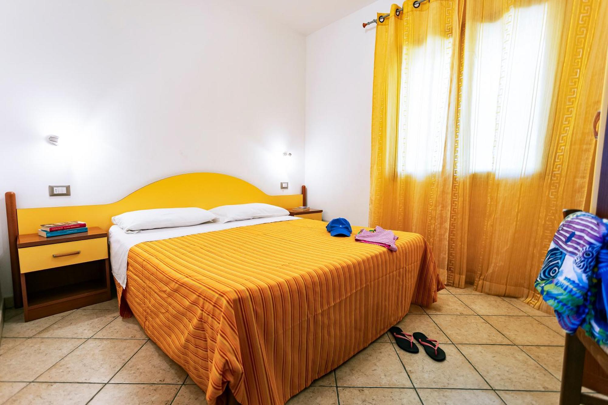 Residenza Marinella Aparthotel Zambrone Bagian luar foto